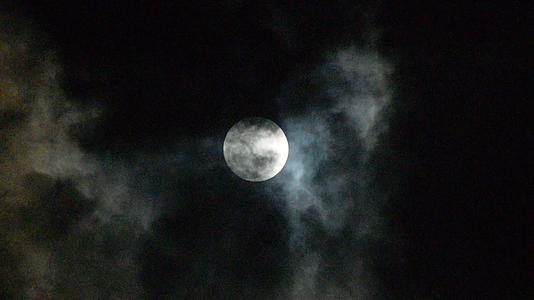 月亮2015年11月25日视频的预览图