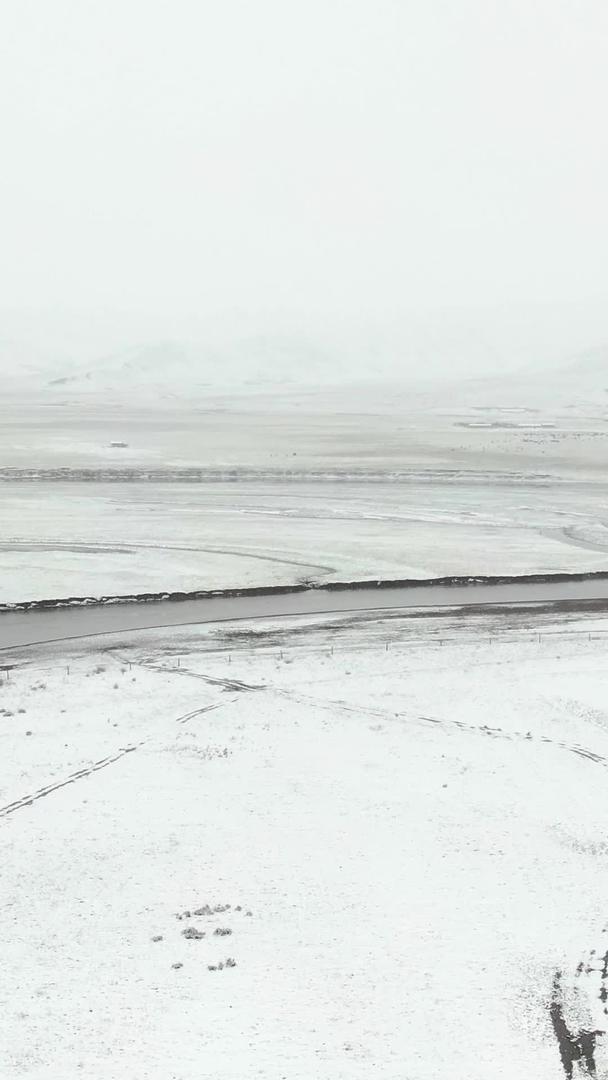 航拍草原雪景风景视频视频的预览图
