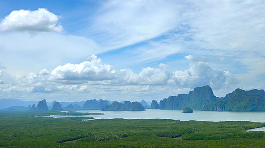泰国普吉岛北部攀牙湾海上桂林喀斯特地貌延时4K视频的预览图