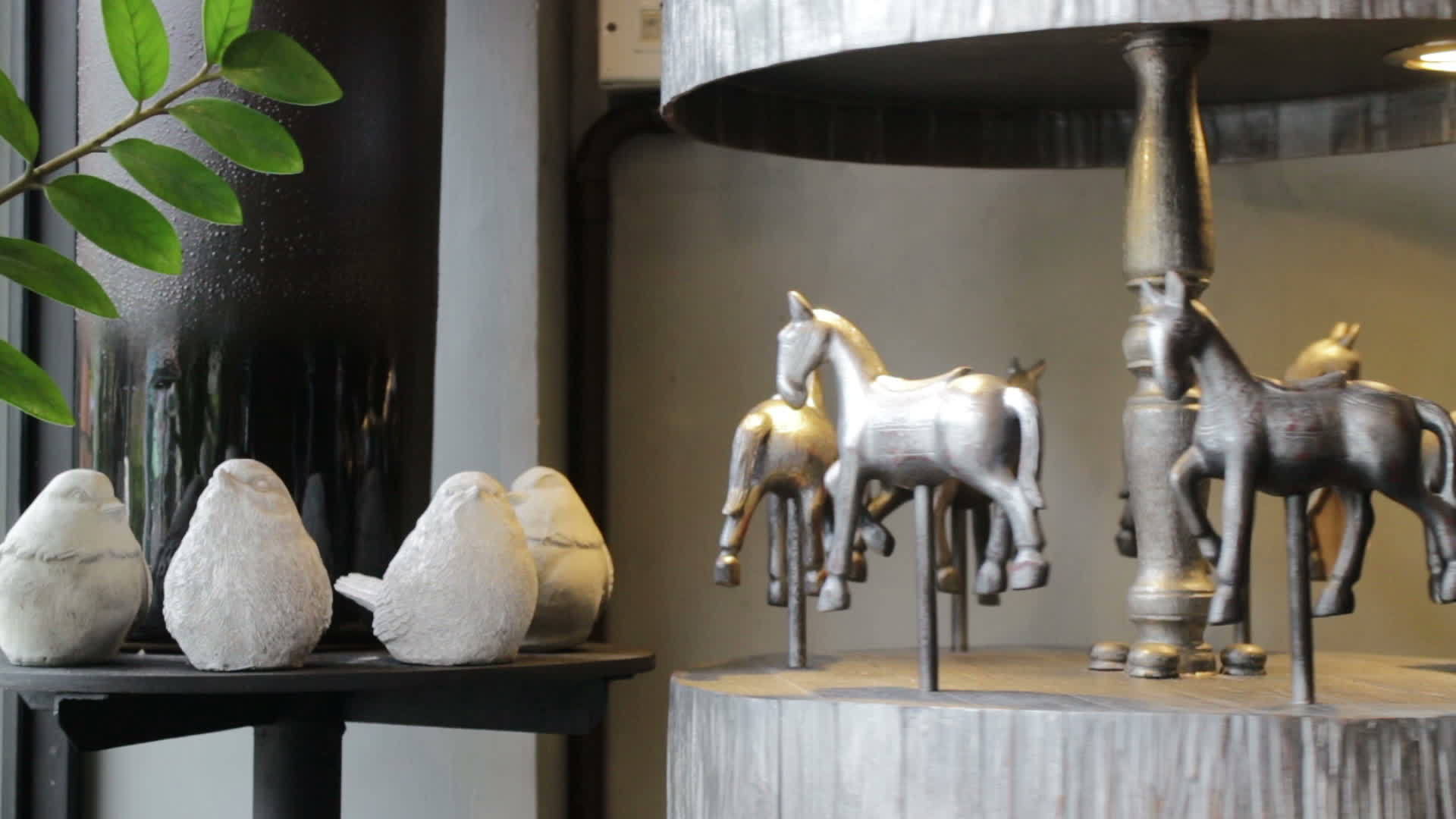 客厅装饰的移动式雕刻机视频的预览图