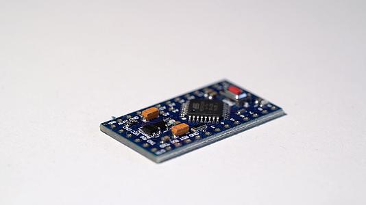 电子工程原型Arduino纳米微控制器视频的预览图