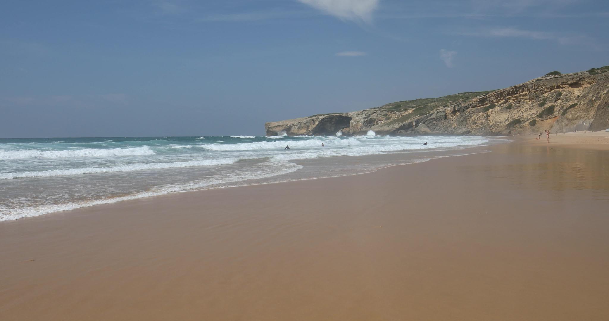 葡萄牙阿尔加维西海岸线MonteClerigo视频的预览图
