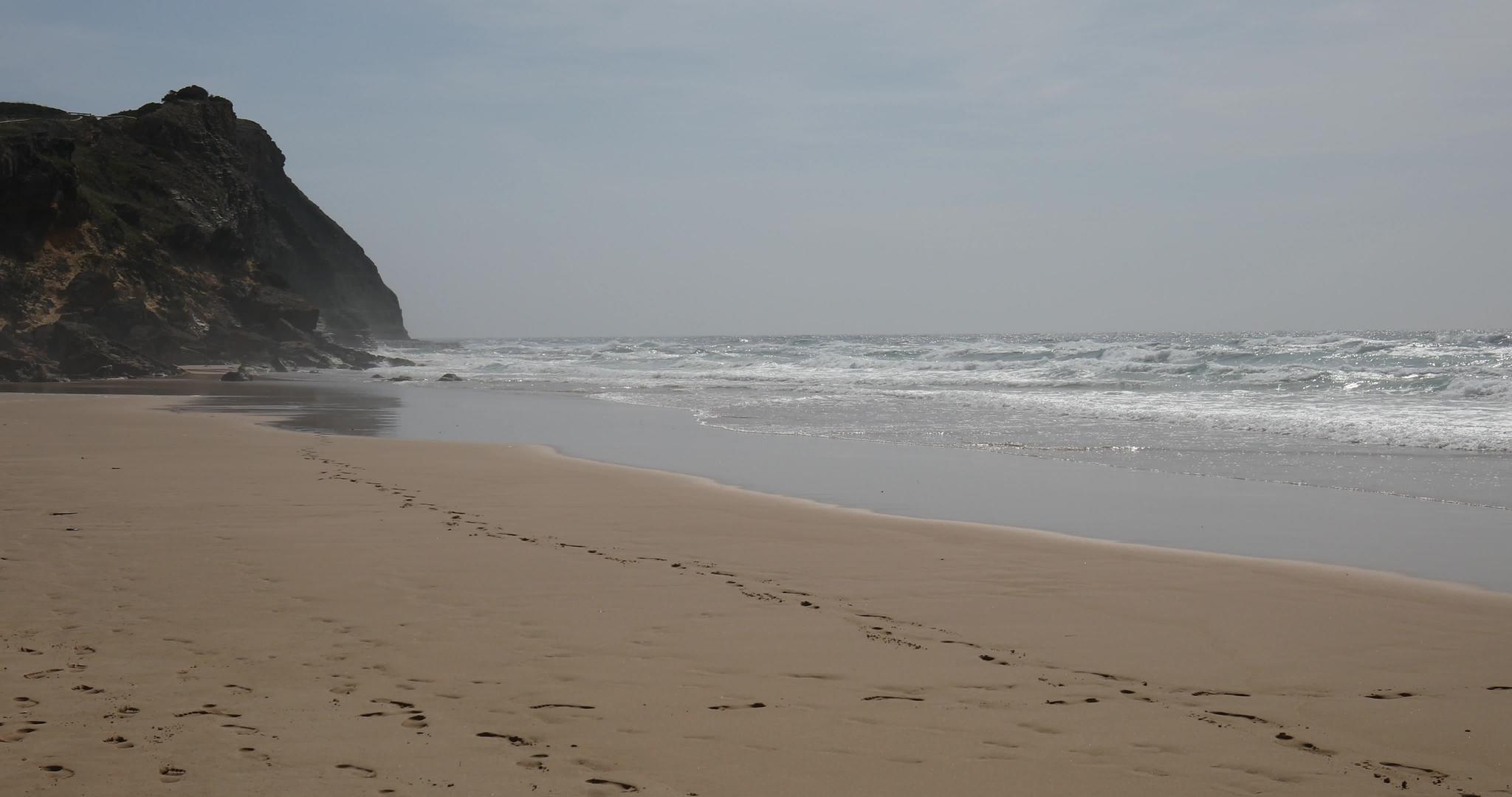 葡萄牙阿尔加维西海岸线MonteClerigo视频的预览图