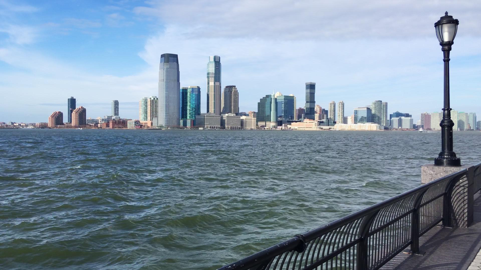 来自曼哈顿的球衣城视频的预览图