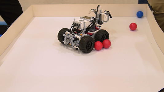 机器人球收集器测试学校项目视频的预览图