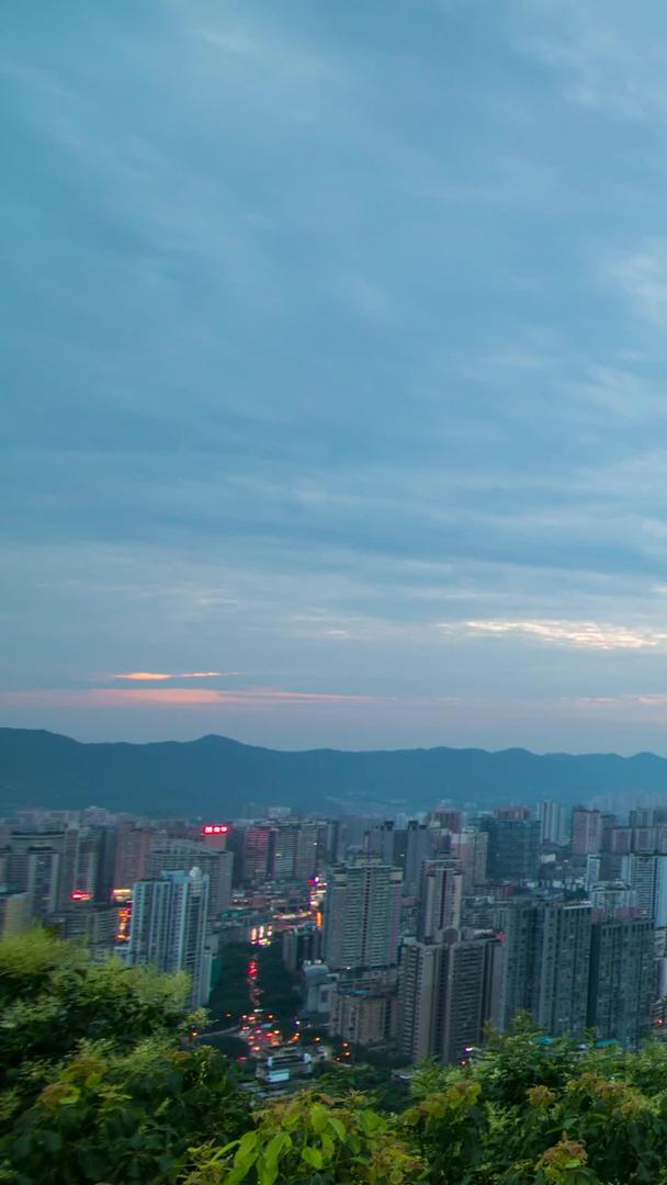 沙坪坝与渝北区城市的实拍白转夜视频的预览图