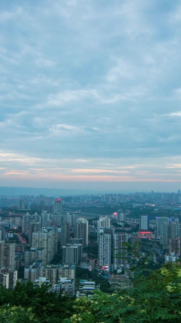 沙坪坝与渝北区城市的实拍白转夜视频的预览图