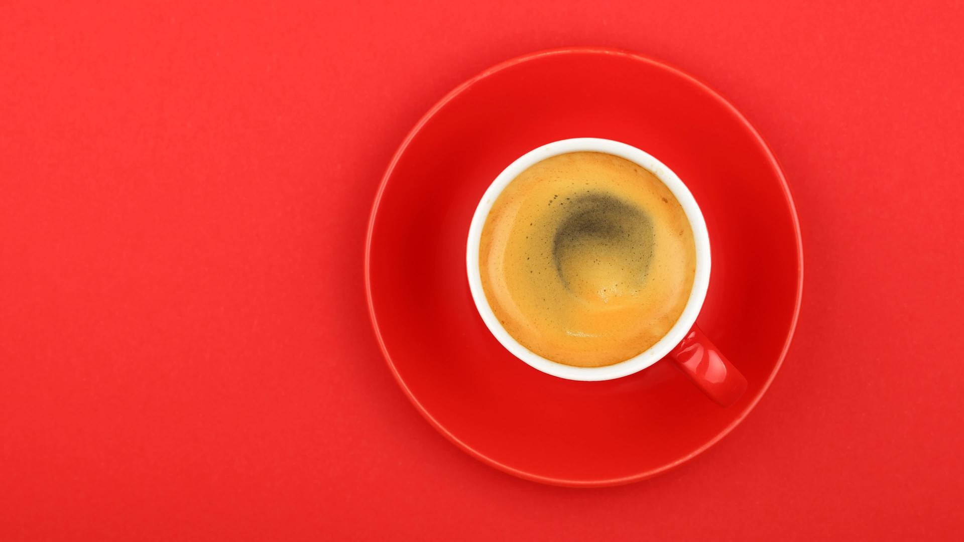 红咖啡和浓缩咖啡视频的预览图
