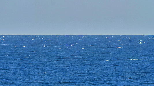 蓝色海洋无限地平线44k视频的预览图