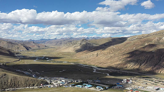 西藏自然风光及高原小镇航拍4K视频视频的预览图