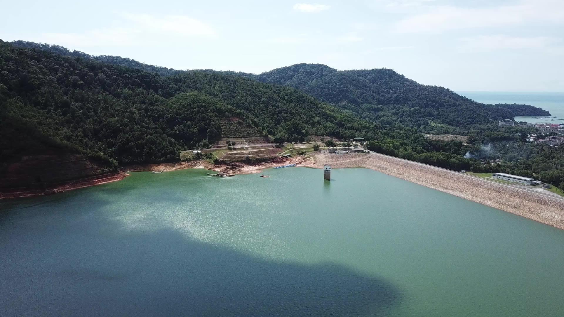 直观TylukBahang观察大坝的空气视频的预览图