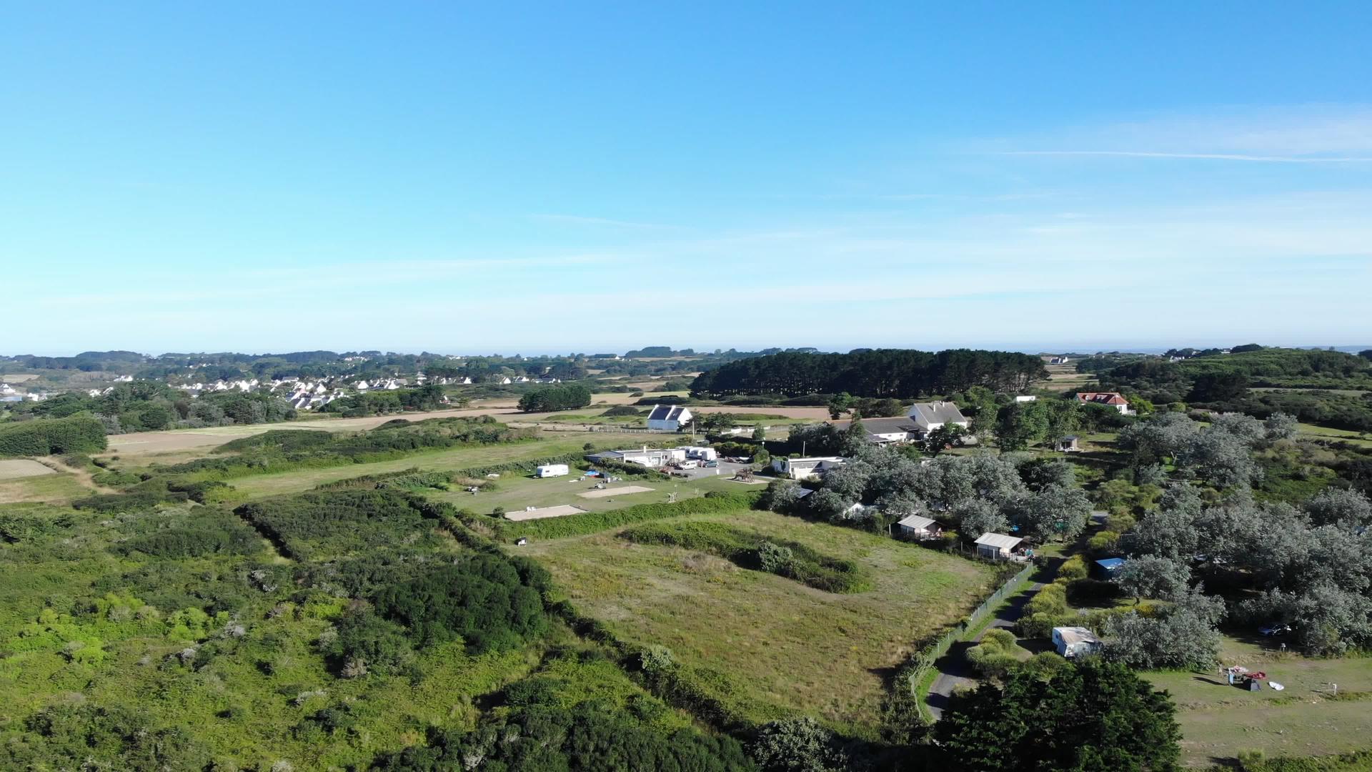 Groix电影《空中无人机》离洛里昂海岸几公里视频的预览图