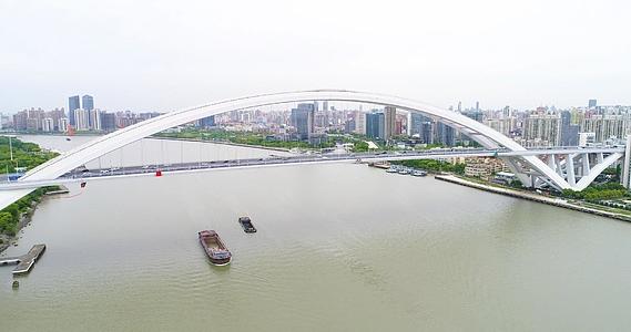 4k城市江面拍摄视频的预览图