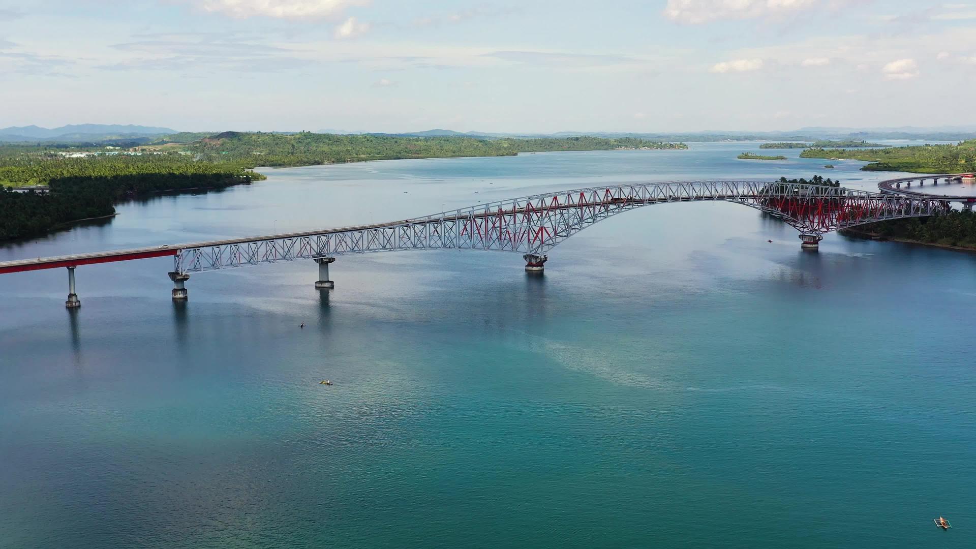 SanJuanico桥连接着Samamar岛和莱特岛视频的预览图