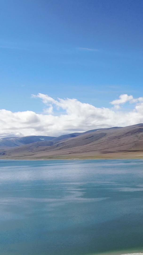 高原湖公珠措航拍摄视频视频的预览图