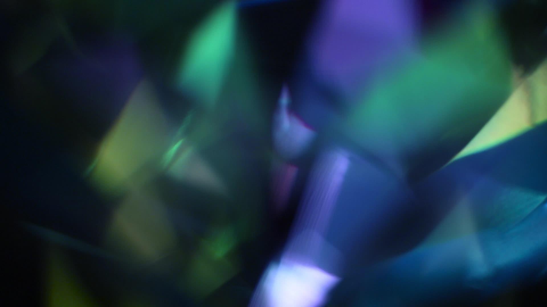 彩色旋转钻石蓝宝石03视频的预览图