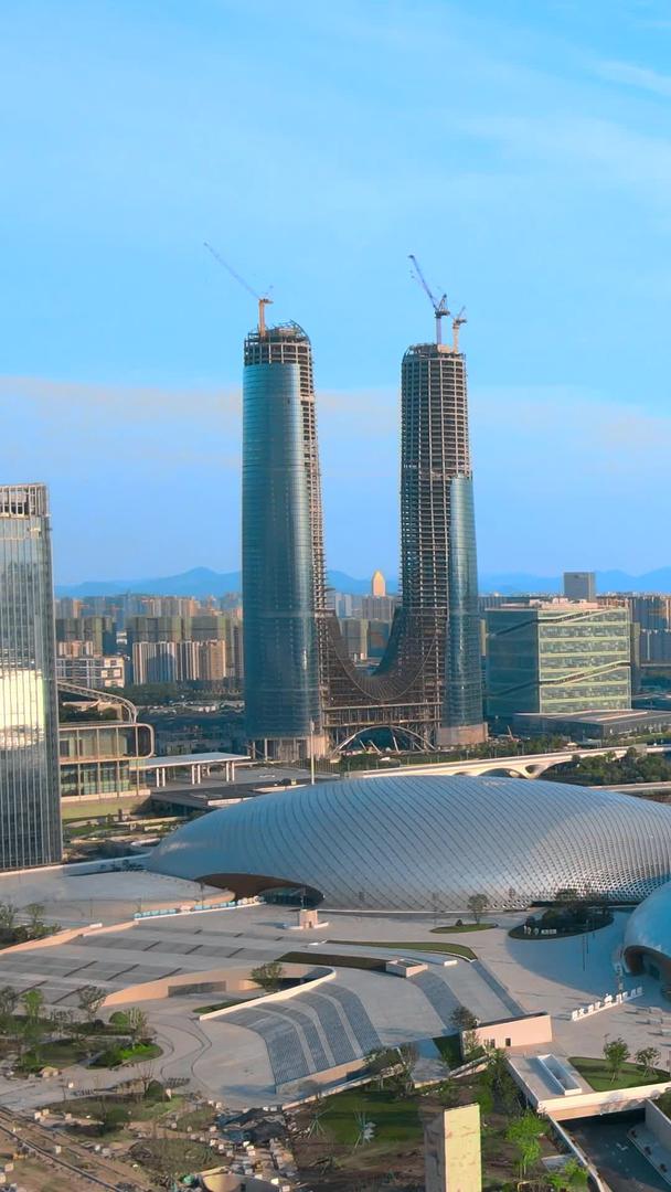 杭州奥体中心航拍大气博览城全景蓝天阳光视频的预览图