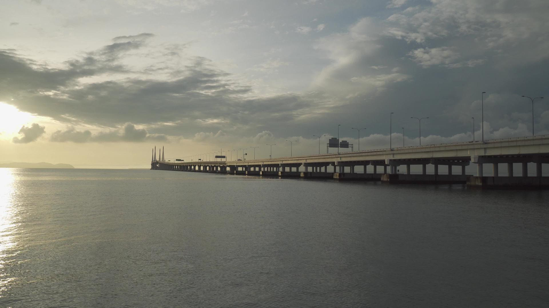 第二桥横跨建筑视频的预览图