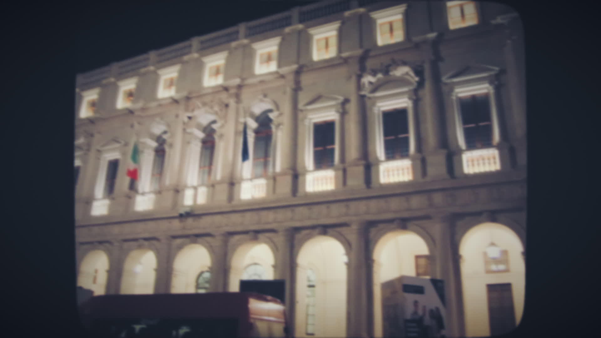 夜间意大利城广场视频的预览图