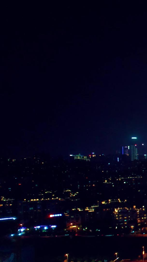 航拍南昌之星摩天轮地标建筑视频的预览图