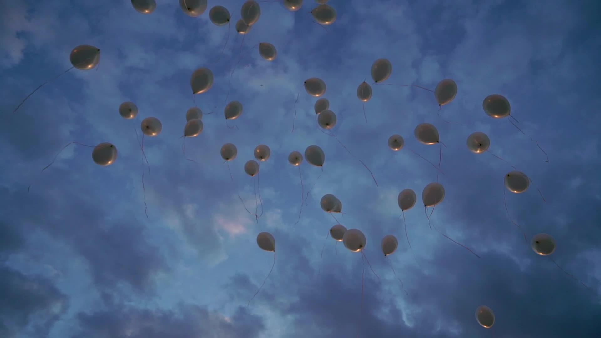 装饰在派对上的气球视频的预览图