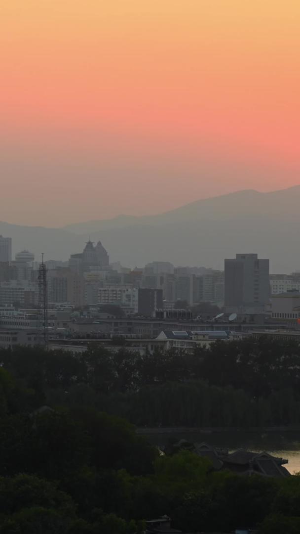 北京北海公园白塔日落视频的预览图