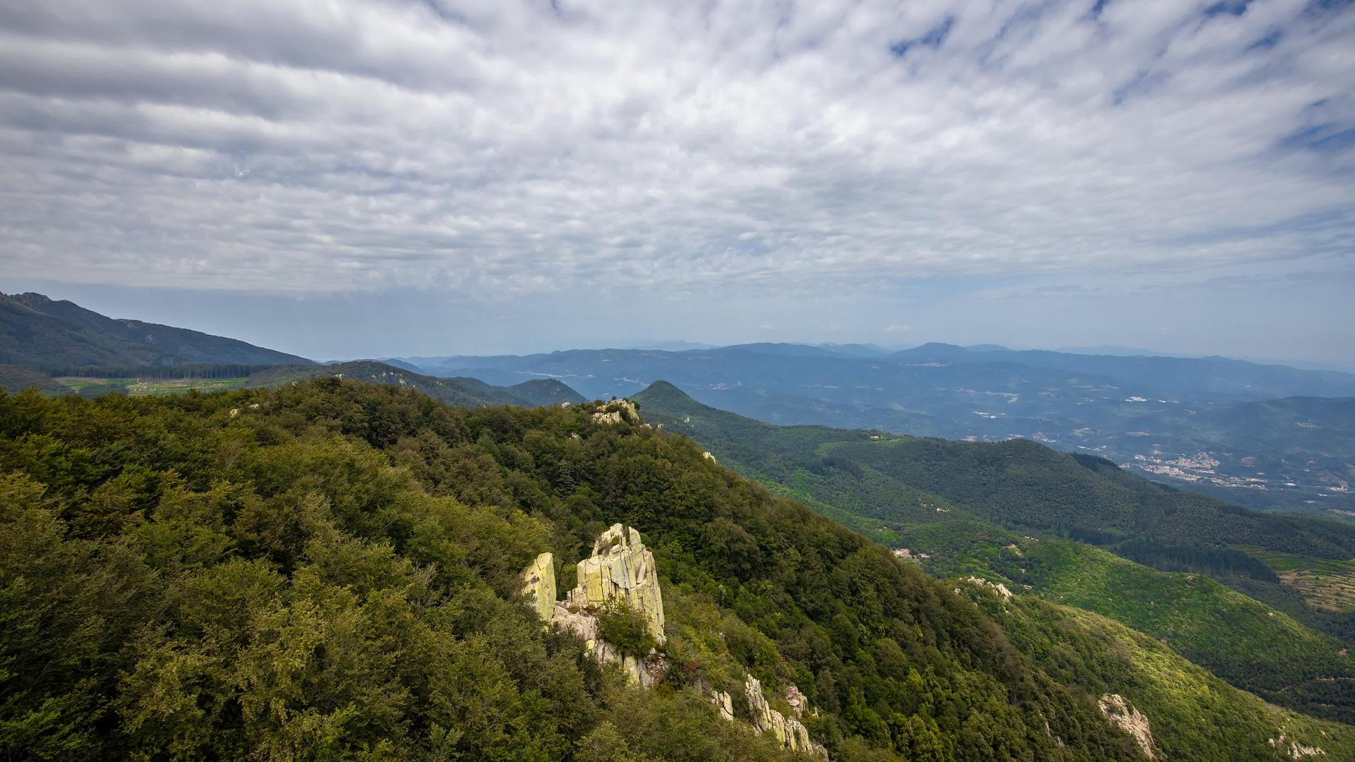 山景时间在西班牙加泰隆尼亚视频的预览图