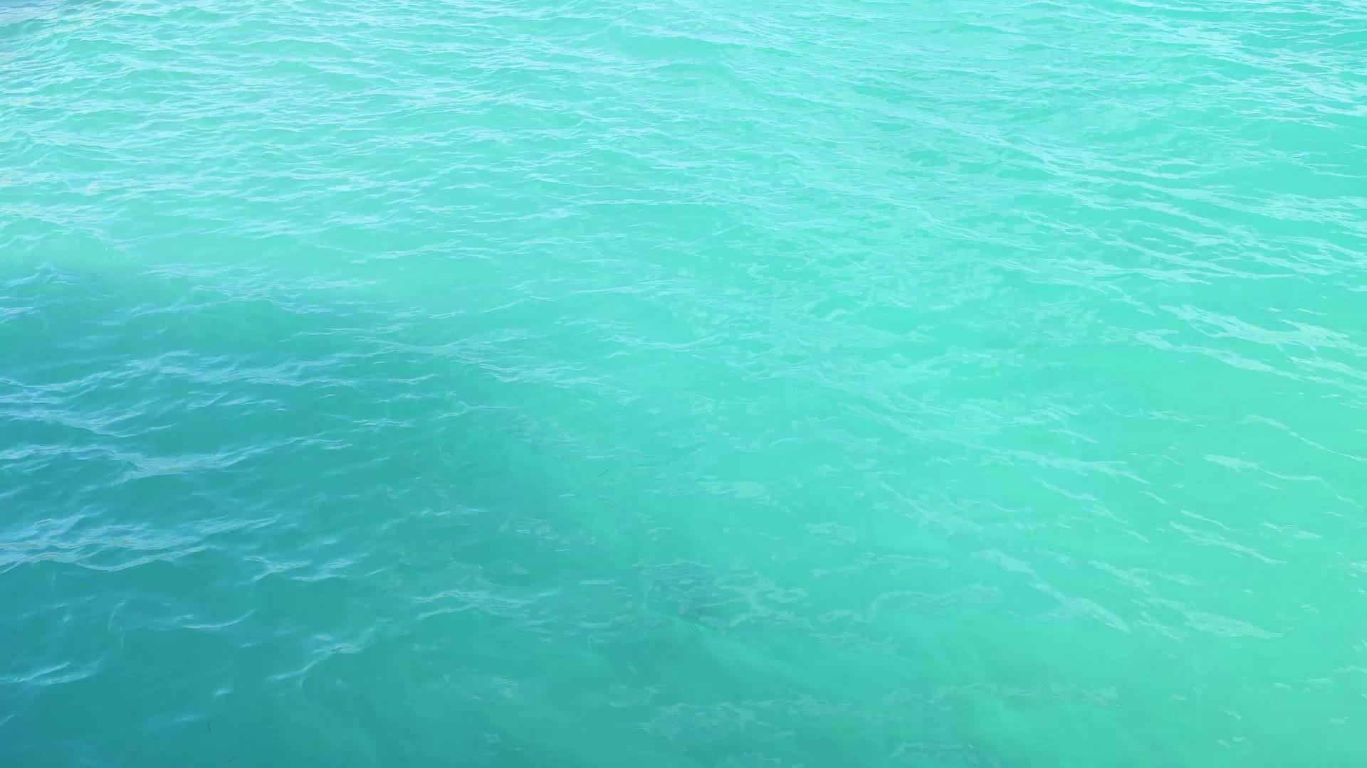 加勒比海的蓝色海水视频的预览图