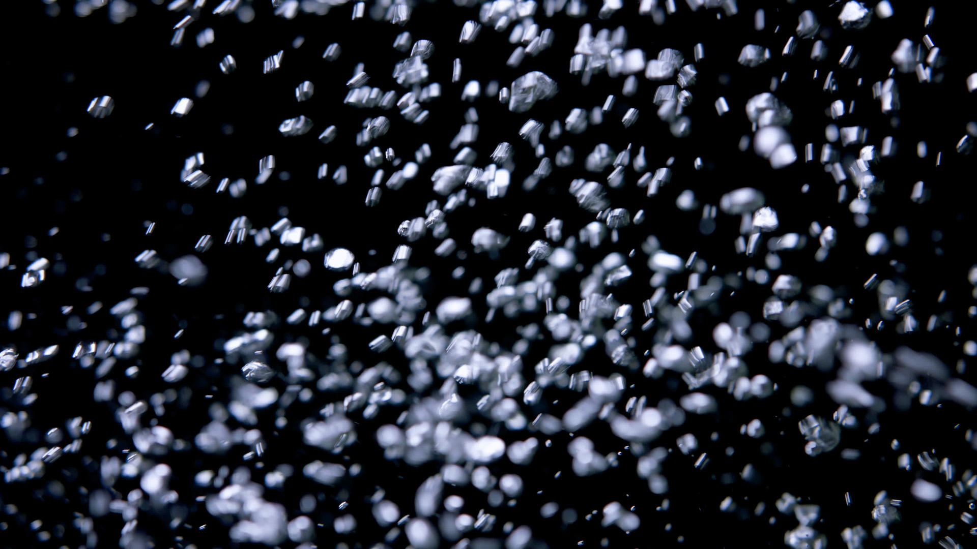 水泡动画在黑色背景下视频的预览图