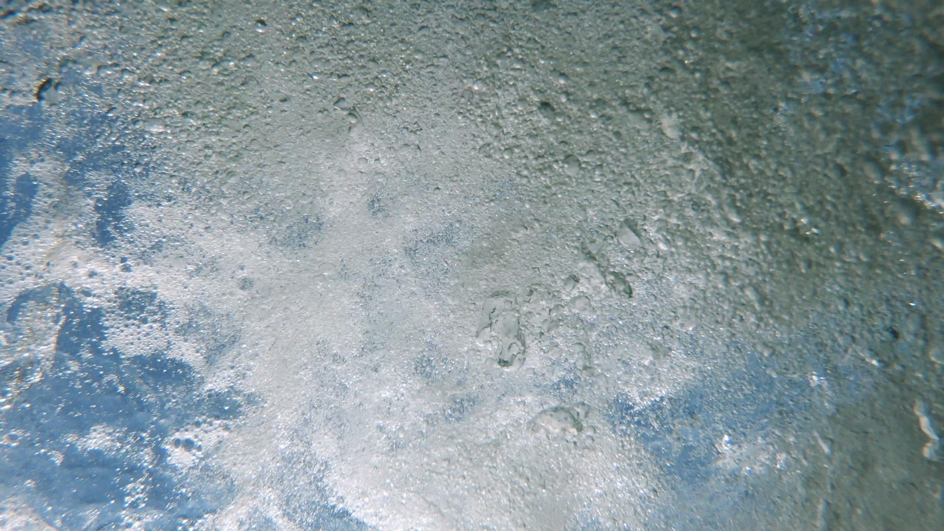 水中的气泡4k视频的预览图