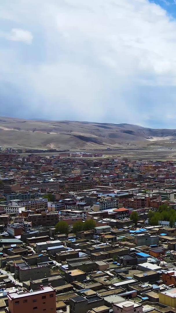 中国千户藏寨航拍世界第一高城风景区视频的预览图