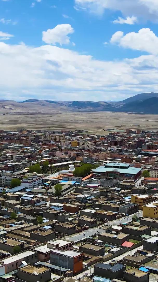 中国千户藏寨航拍世界第一高城风景区视频的预览图