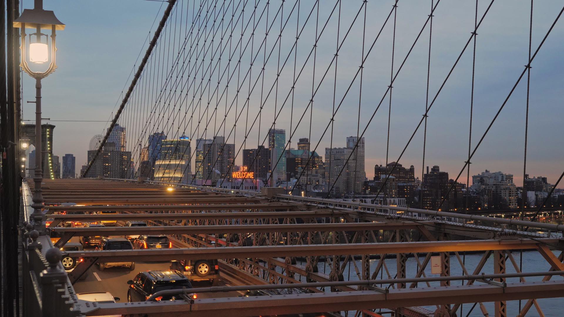 布鲁克林天际线在布鲁克林桥上视频的预览图