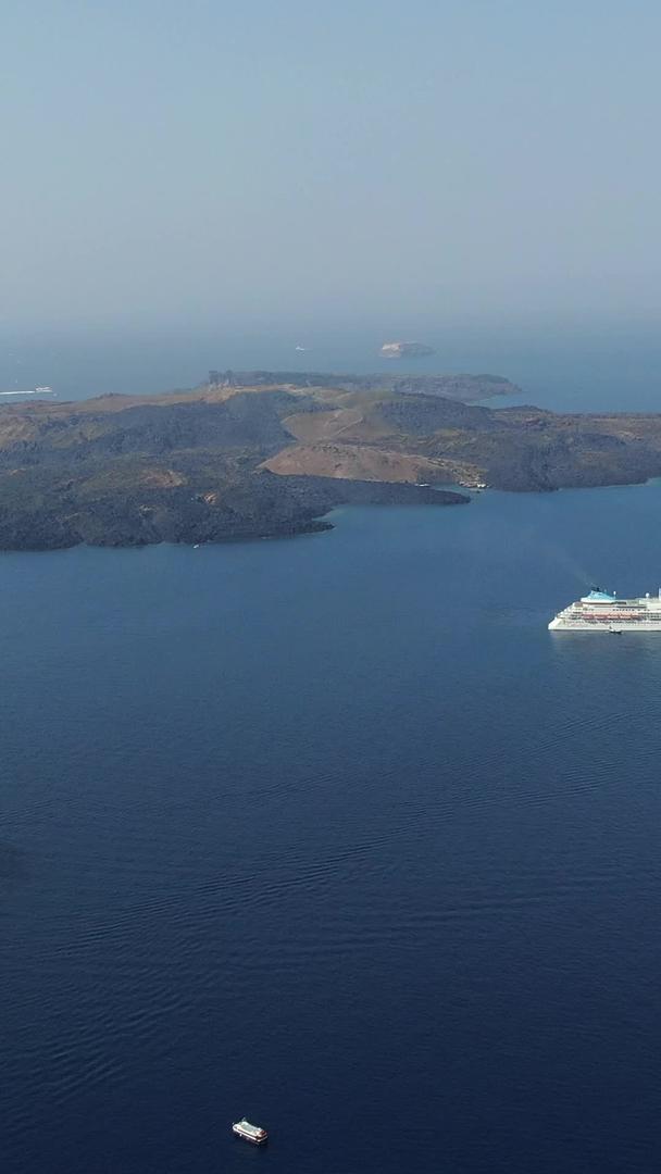 爱琴海上航拍游轮视频的预览图