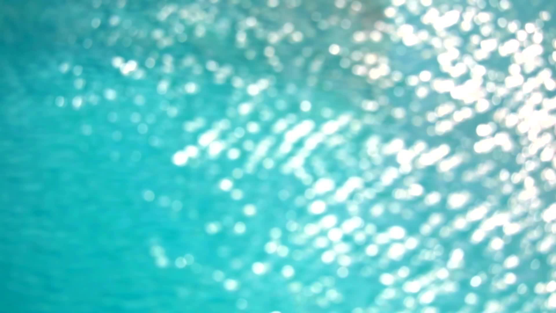 池塘上的的蓝色波浪水抽象模糊多色2color视频的预览图