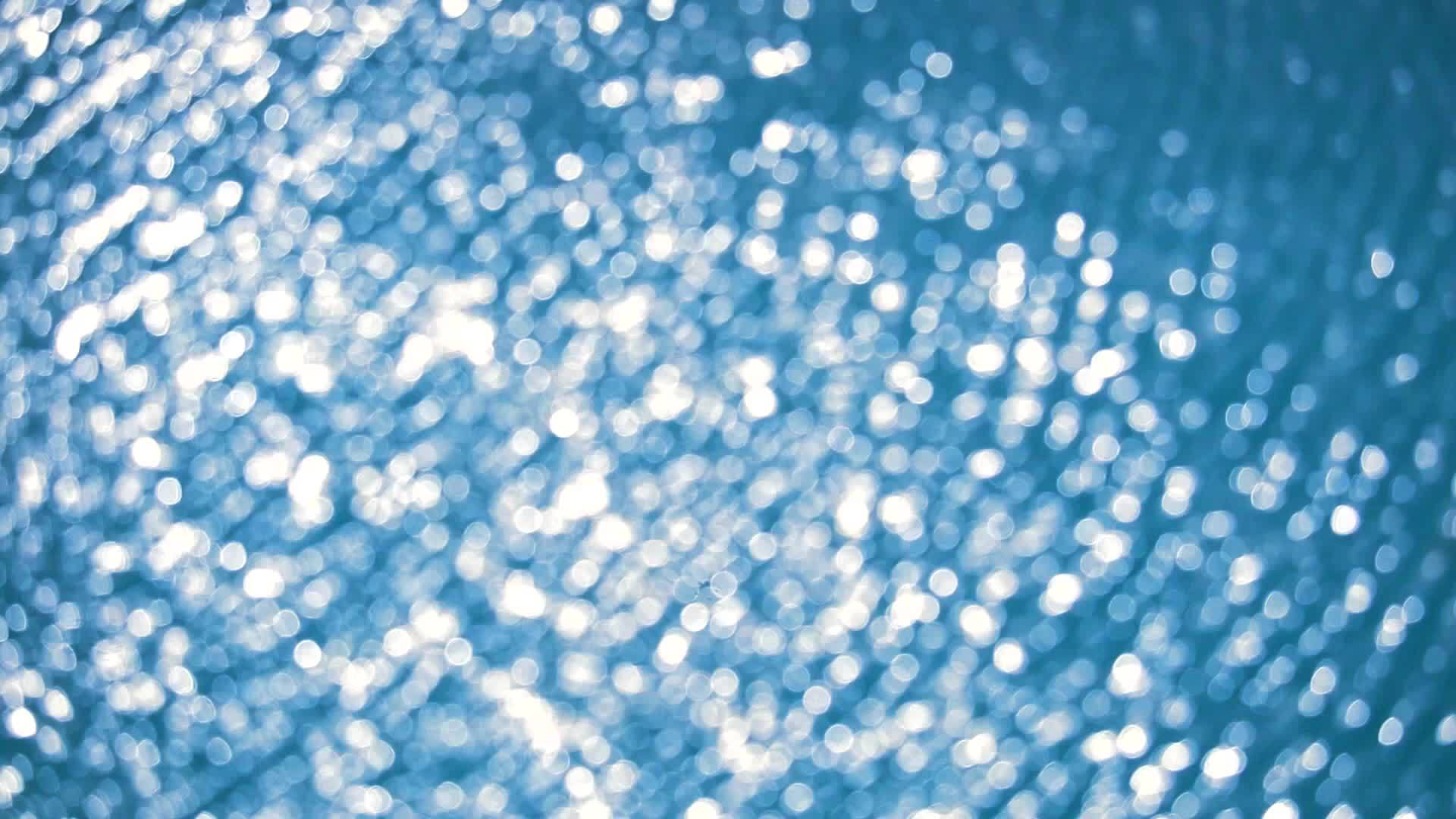 水池表面的蓝色水光反射阳光视频的预览图