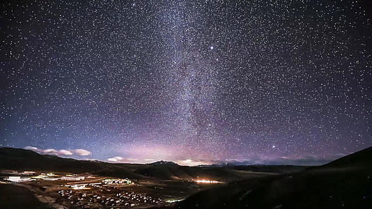唯美星空银河夜景延时视频的预览图