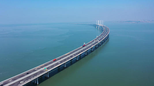 4K航拍青岛胶州湾跨海大桥视频的预览图
