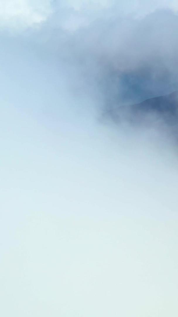 喀斯特地貌云海航拍视频视频的预览图