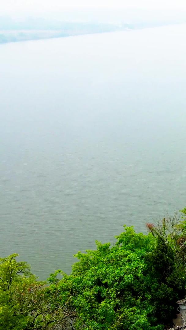 北固山是镇江三山的航拍名胜之一视频的预览图