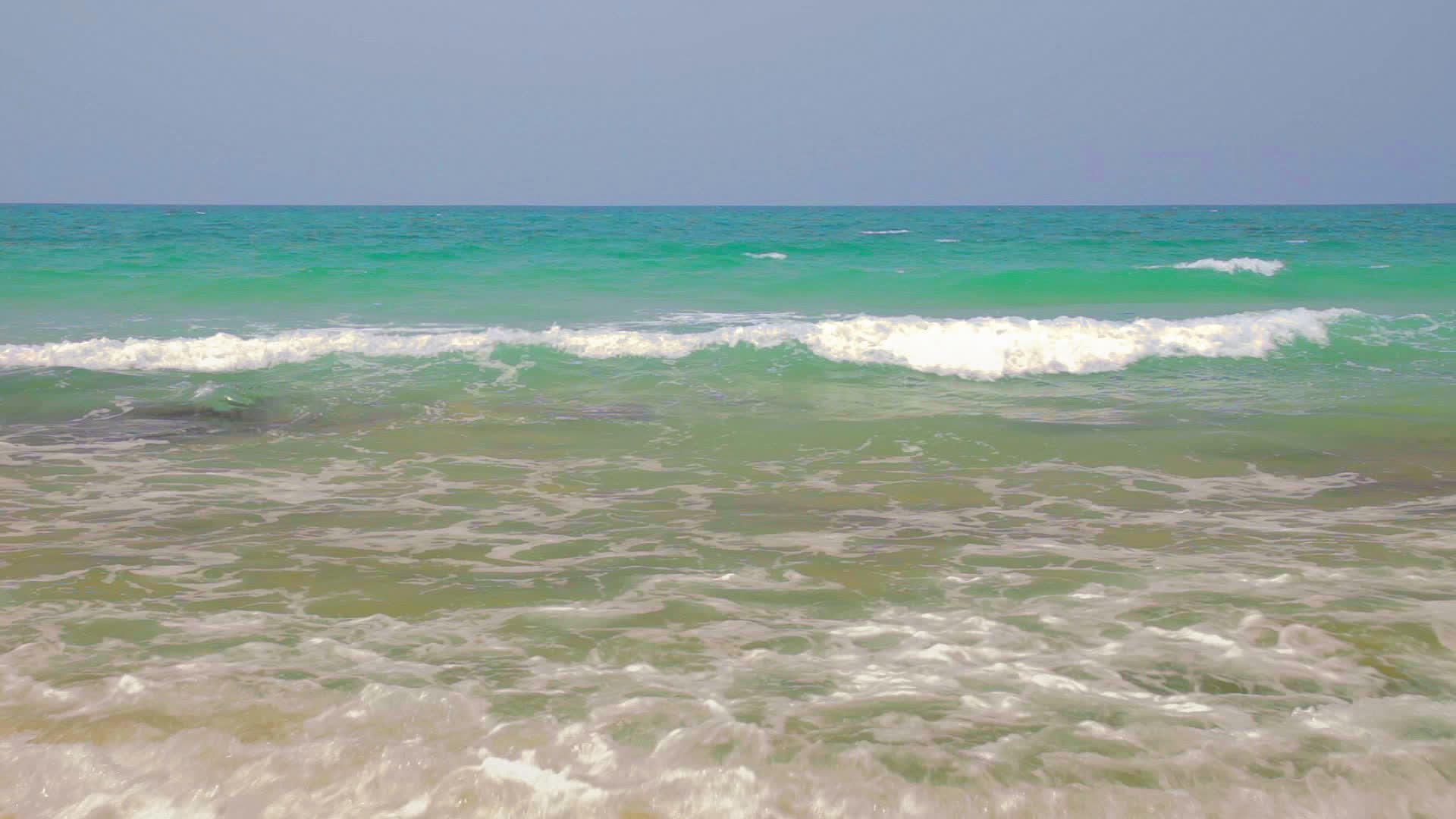 平静奇异的海滨视频的预览图