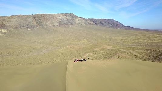 卡扎赫斯坦巨大的沙丘视频的预览图