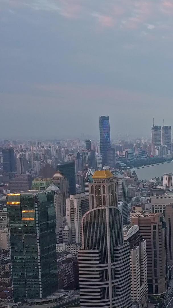 远眺上海城市天际线陆家嘴航拍视频的预览图