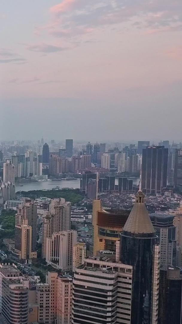 远眺上海城市天际线陆家嘴航拍视频的预览图