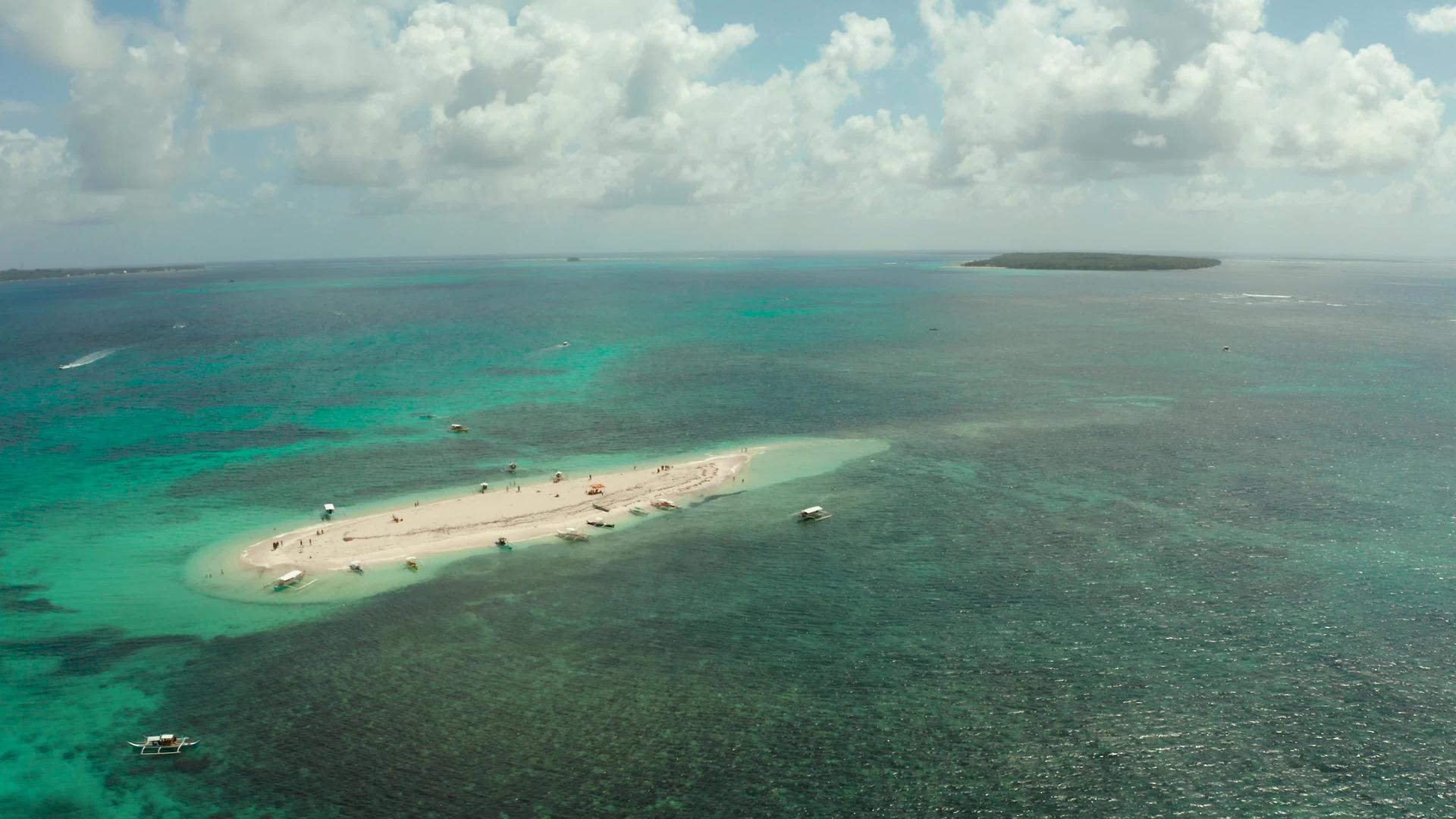 热带岛屿沙滩赤岛西雅高岛视频的预览图