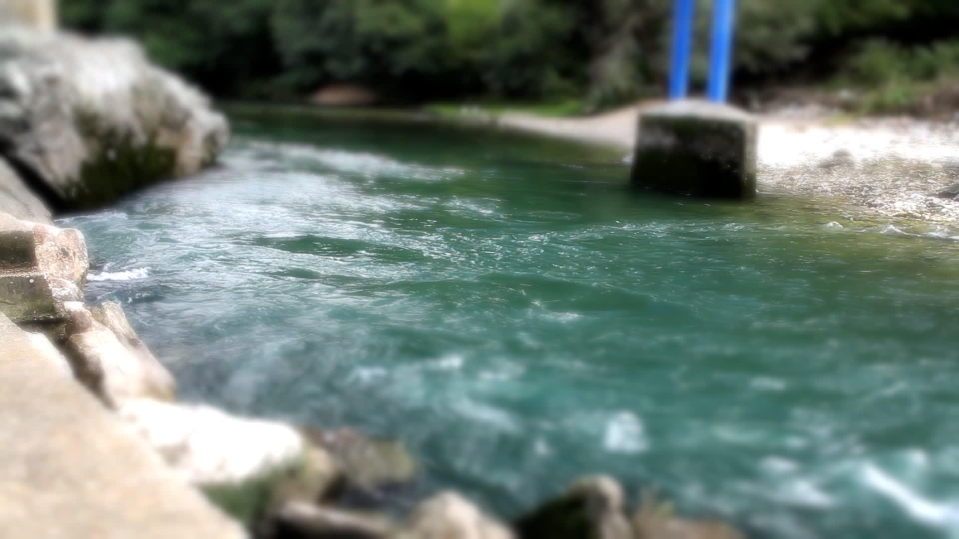 一条小山河视频的预览图
