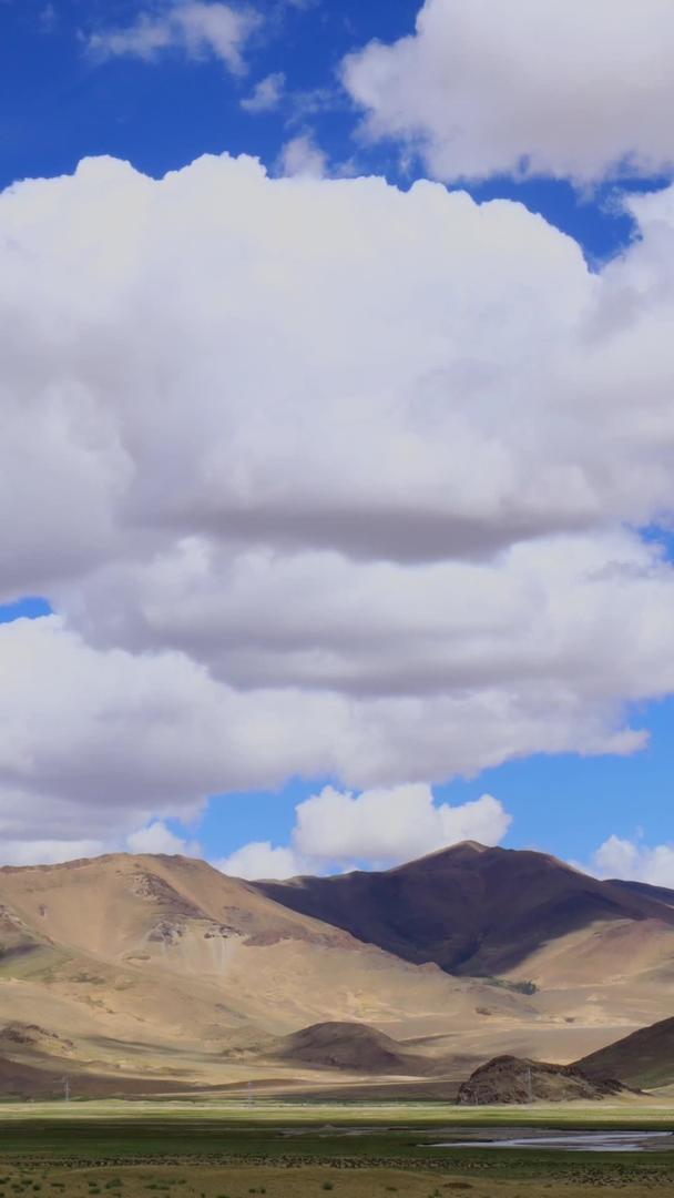 蓝天白云山脉的西藏大气磅礴视频延时视频的预览图