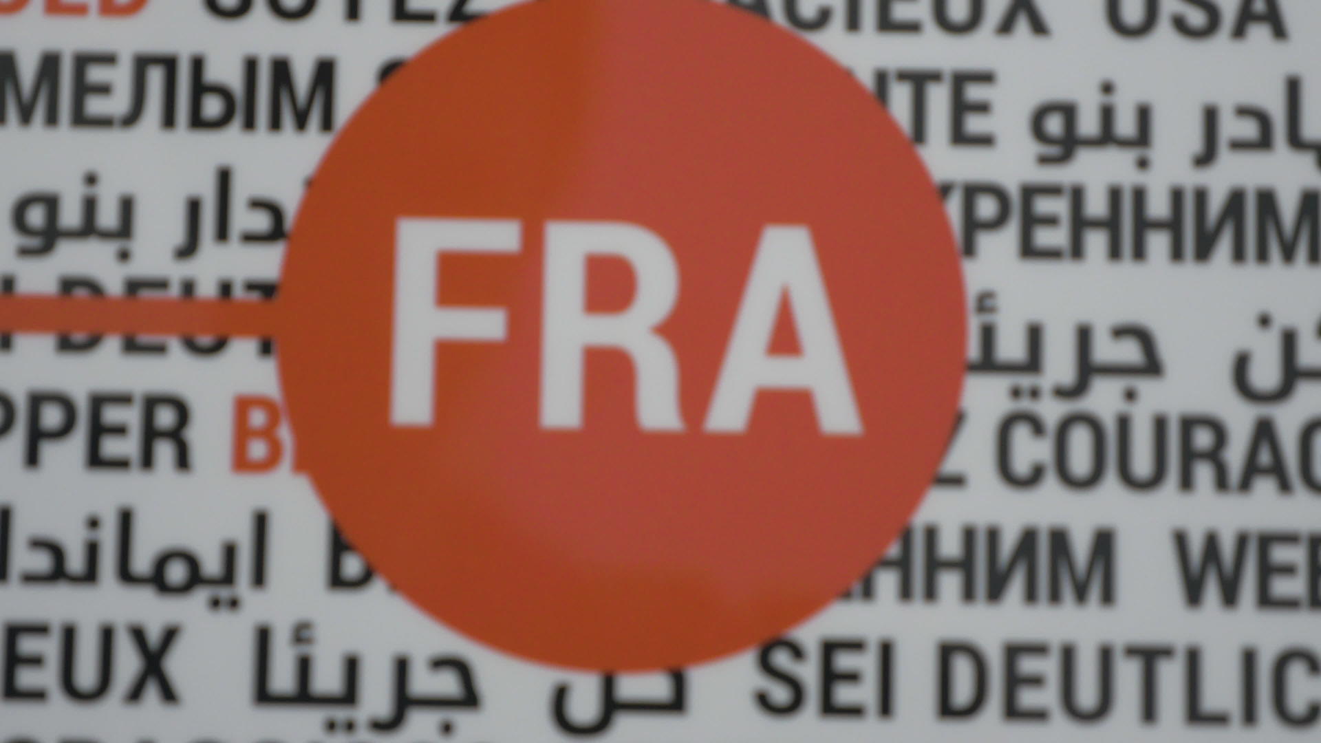 frafranfut激励性短语后面用不同的语言写视频的预览图