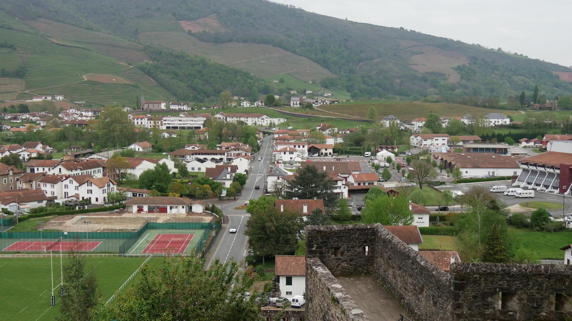 法国南部圣让皮埃德港佩斯巴斯克景观视频的预览图