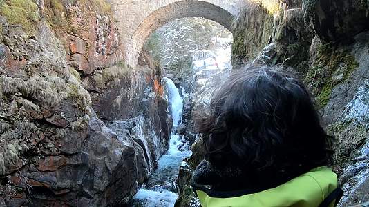 水降瀑布Pontdespagne视频的预览图